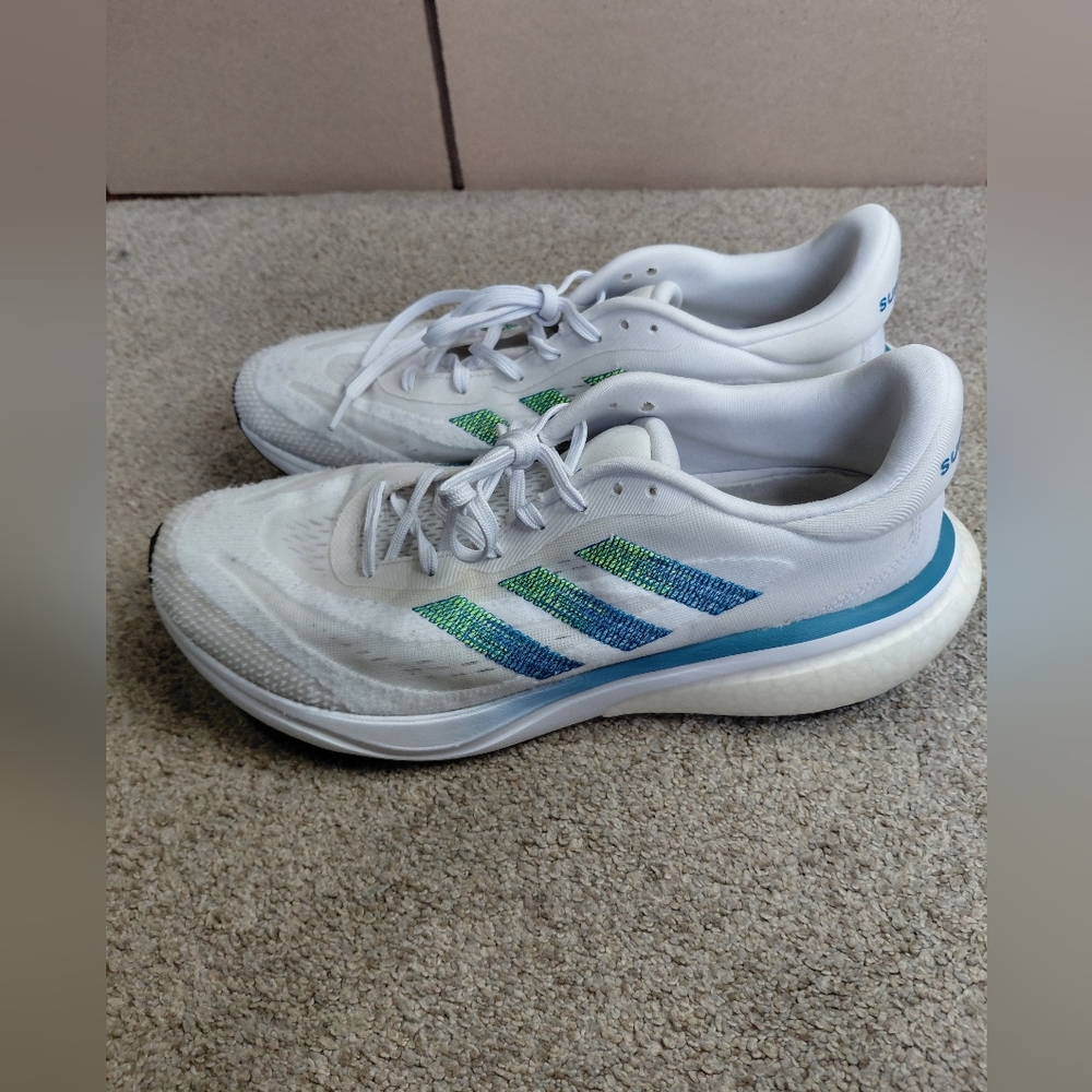 Adidas Supernova 3 Men Size 11.5 White Sneakers with Blue and Green Stripes